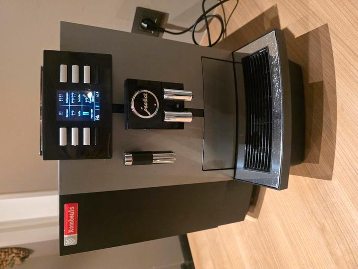 Jura X6 volautomatische koffiemachine, Elektronische apparatuur, Koffiezetapparaten, Gebruikt, Koffiebonen, Koffiemachine, 10 kopjes of meer
