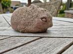 2 schattige  betonnen konijntjes, Tuin en Terras, Ophalen, Gebruikt, Beton, Dierenbeeld