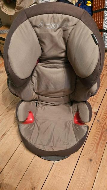 Maxi-Cosi autostoeltje voor kinderen beschikbaar voor biedingen