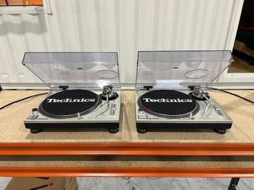 2x Technics SL-1200MK2 incl. stofkappen uit privécollectie beschikbaar voor biedingen