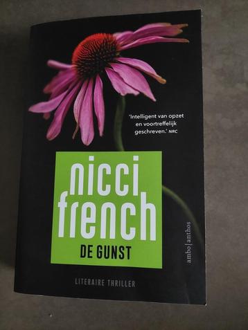 Nicci French: De gunst beschikbaar voor biedingen