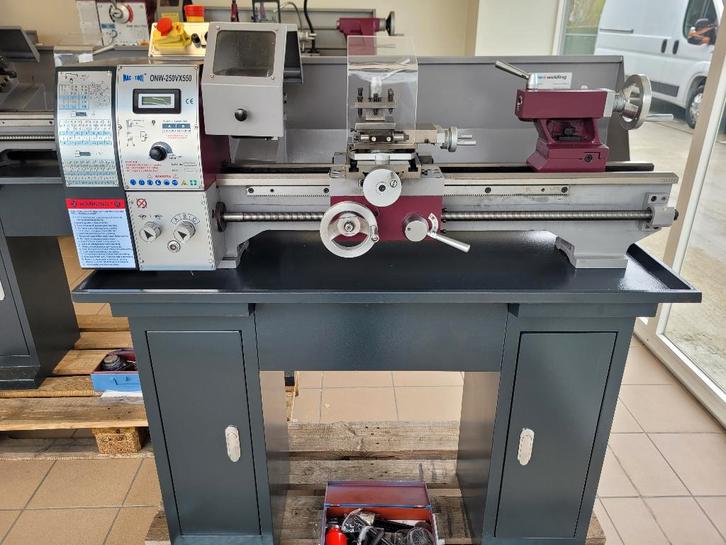 MAC-TOOL ONW-250V x 550 mm metaaldraaibank, Doe-het-zelf en Bouw, Draaibanken, Nieuw, Metaaldraaibank, 500 tot 1000 mm, Ophalen of Verzenden