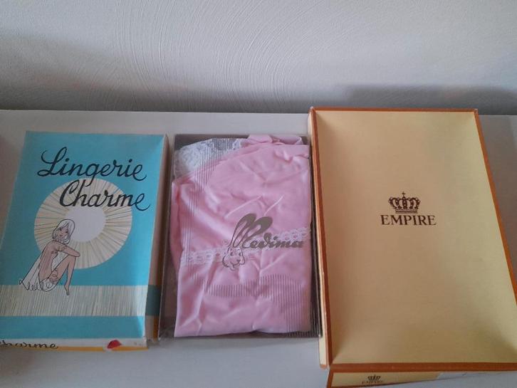 3 Set Vintage lingerie/nachtkleding - 1960/1970 - ongebruikt, Kleding | Dames, Ondergoed en Lingerie, Nachtkleding, Overige kleuren