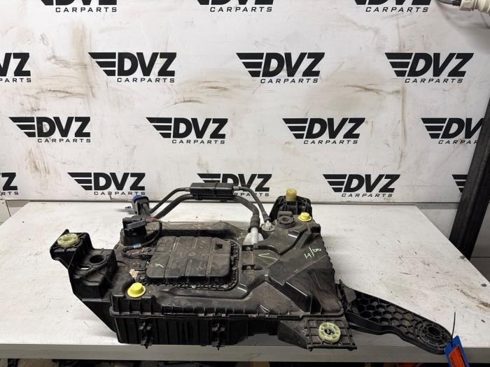 Adblue tank van een Opel Astra, Autos : Pièces & Accessoires, Systèmes à carburant, Opel, Utilisé, 3 mois de garantie, Enlèvement ou Envoi