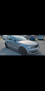 Bmw 118D euro 5  bj 2008 242000 km, Auto's, BMW, Voorwielaandrijving, Euro 5, 1 Reeks, Zwart