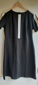 Robe noire, Taille 42/44 (L), Enlèvement ou Envoi, Comme neuf, Longueur genou