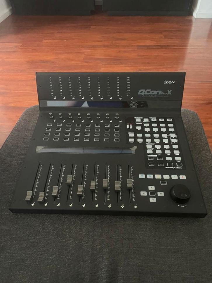 iCON QCon Pro X – Professionele USB-MIDI Controller, Muziek en Instrumenten, Mengpanelen, Zo goed als nieuw, Ophalen