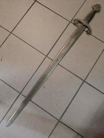 Épée en métal de style espagnol du Xlll siècle, Enlèvement