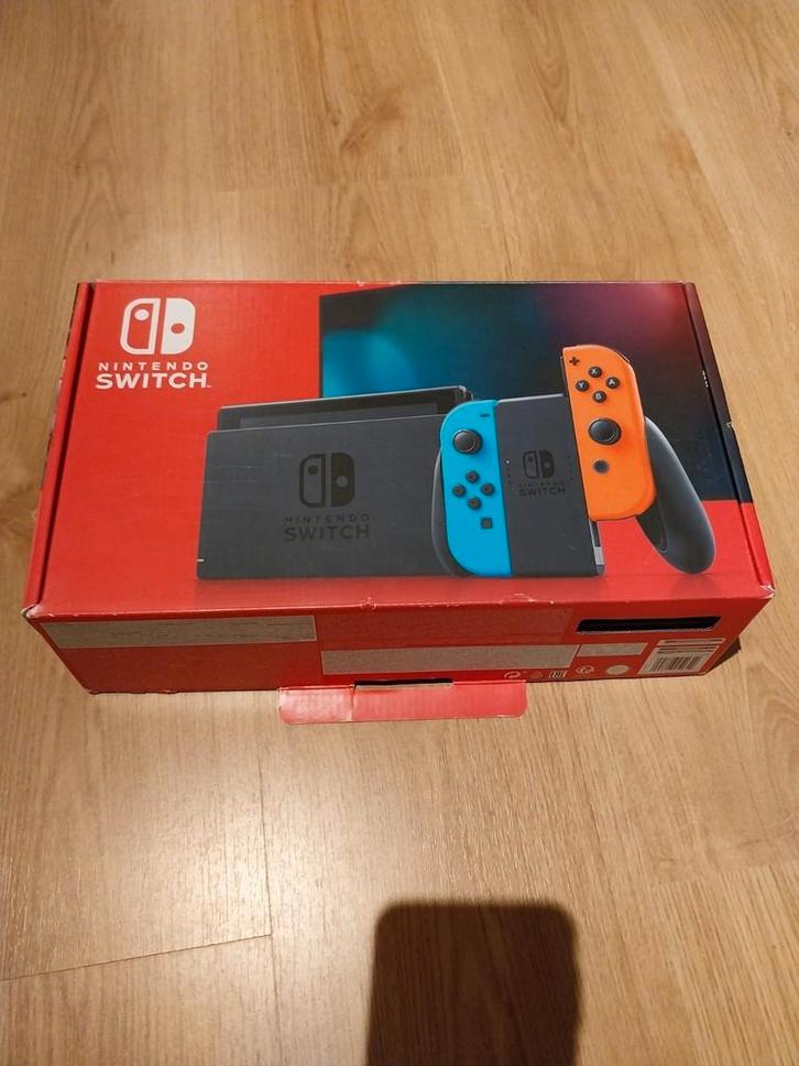 Nintendo Switch, Games en Spelcomputers, Spelcomputers | Nintendo Switch, Zo goed als nieuw, Switch 2019 Upgrade, Met 2 controllers