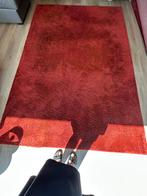 Mooi, groot, rood tapijt 2 op 3 meter, Ophalen, Gebruikt, 200 cm of meer, Modern, klassiek, past bij alles.