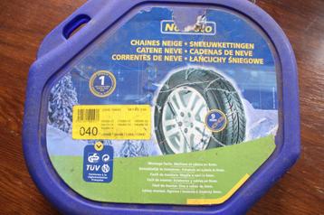sneeuwkettingen . Nooit gebruikt beschikbaar voor biedingen