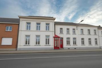 Kantoor à vendre à Fayt-Lez-Manage beschikbaar voor biedingen