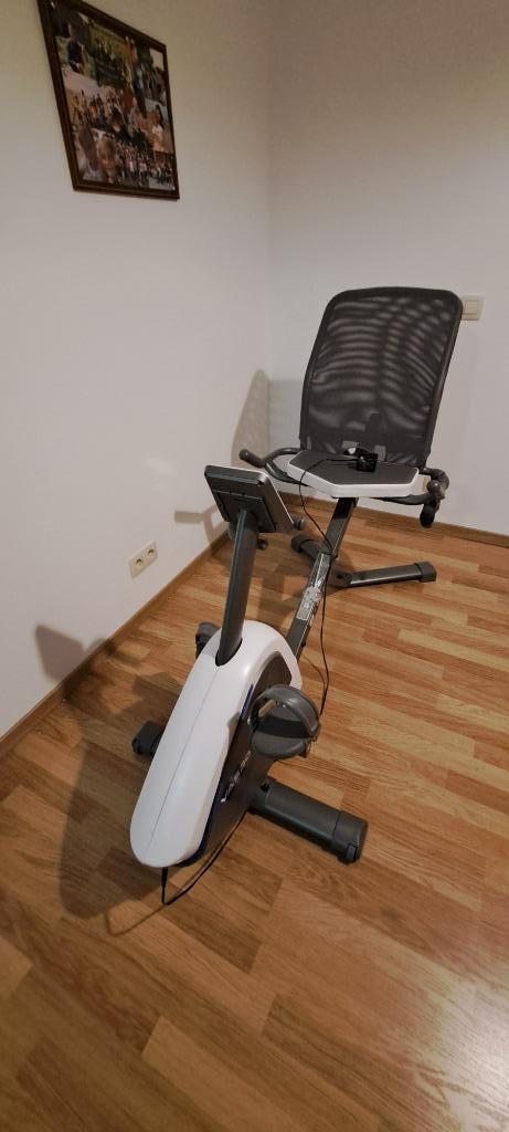 Velo d'appartement, Sports & Fitness, Appareils de fitness, Comme neuf, Vélo d'appartement, Jambes, Autres matériaux, Enlèvement