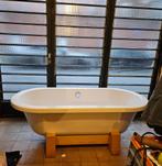 Prachtig vrijstaand bad op houten onderstel., Ophalen, Gebruikt