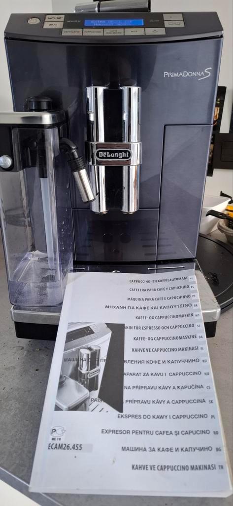 Delonghi Primadonna koffiemachine met bonen en cappuccino, Elektronische apparatuur, Koffiezetapparaten, Gebruikt, Gemalen koffie