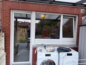 Raam met deur beschikbaar voor biedingen