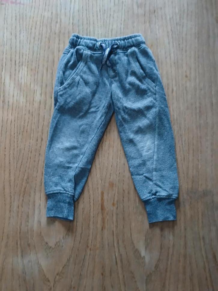 Grijze JBC joggingbroek – maat 104, Kinderen en Baby's, Kinderkleding | Maat 104, Gebruikt, Jongen, Broek, Ophalen of Verzenden