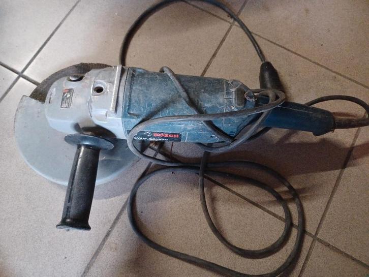 Slijpmachine van Bosch en 2 nieuwe diamantslijpschijven, Doe-het-zelf en Bouw, Gereedschap | Slijpmachines, Gebruikt, Haakse handslijpmachine