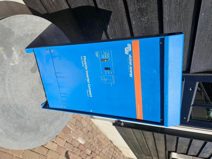 Victron energy Blue power 12/2000 watt omvormer, Caravans en Kamperen, Caravanaccessoires, Zo goed als nieuw, Ophalen