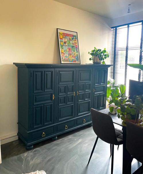 Stijlvolle massieve eiken buffetkast/dressoir, Huis en Inrichting, Kasten | Dressoirs, Gebruikt, Eikenhout, Ophalen