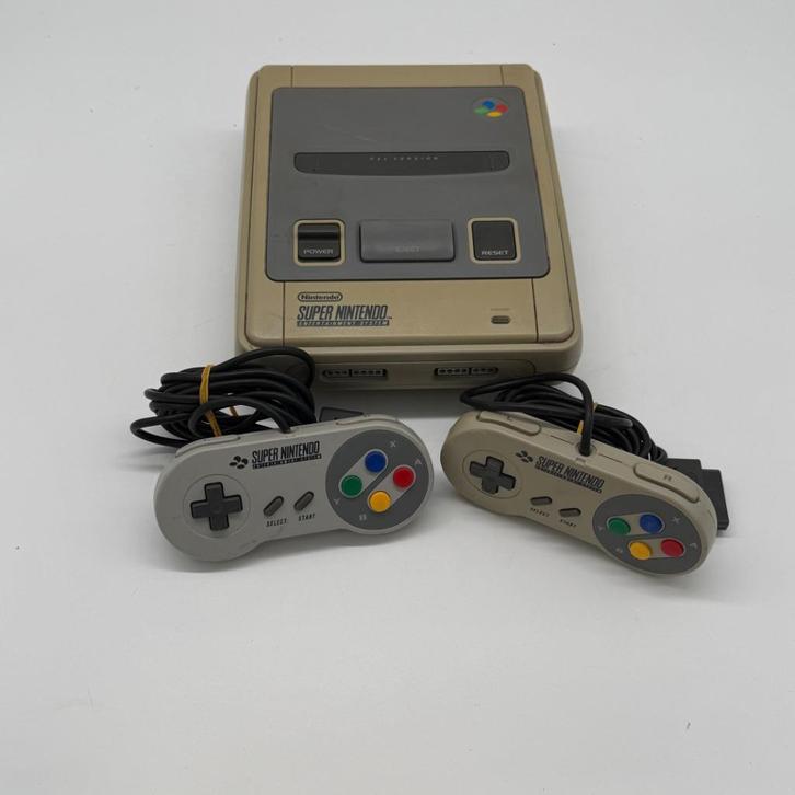 Super Nintendo - Met 2 Controllers - In goede staat, Games en Spelcomputers, Games | Nintendo Super NES, Zo goed als nieuw, Avontuur en Actie