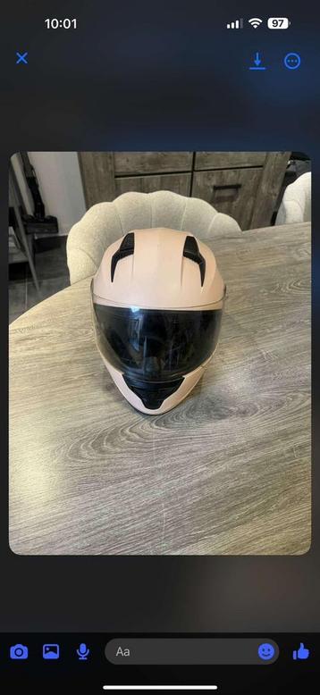 Roze Brommer Helm beschikbaar voor biedingen