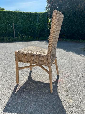6 rotan stoelen beschikbaar voor biedingen