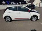 Toyota Aygo Benzine! Airco Cruise Controle! 9.800 KM!, Stof, 50 kW, Euro 6, Wit