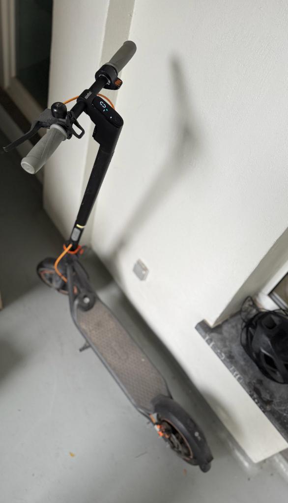 Elektrische step – Ninebot (Segway), Fietsen en Brommers, Steps, Gebruikt, Elektrische step (E-scooter), Ophalen