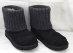 Uggs Laarzen  en  nog een paar andere lekker warm laarzen, Kinderen en Baby's, Ophalen, Laarzen