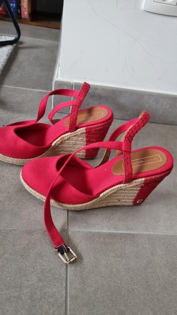 Tommy Hilfiger rode sleehakken, Kleding | Dames, Schoenen, Zo goed als nieuw, Espadrilles, Rood, Ophalen