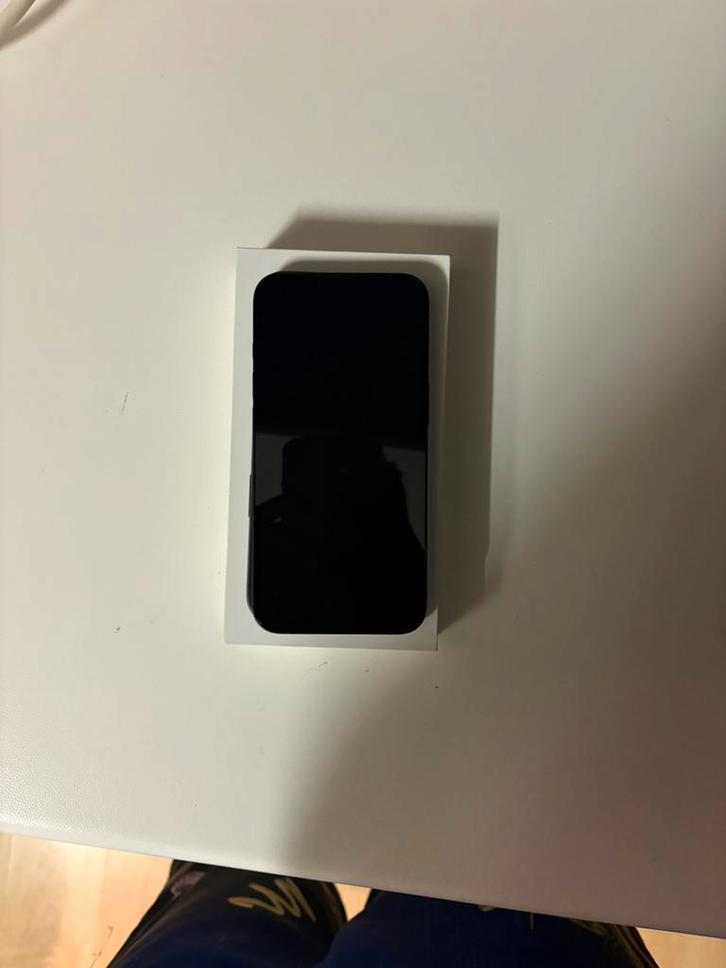 IPhone 16e 128gb Splinternieuw met garantie en verzekering!, Télécoms, Téléphonie mobile | Apple iPhone, Comme neuf, 128 GB, iPhone 16e