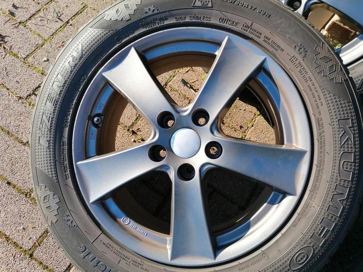 Hyundai Tucson 17 inch winterbanden op velgen, Auto-onderdelen, Banden en Velgen, Velg(en), Winterbanden, 17 inch, Ophalen