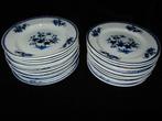 Porselein uit Doornik: 2 x 12 borden à la Mouche!, Antiek en Kunst, Ophalen