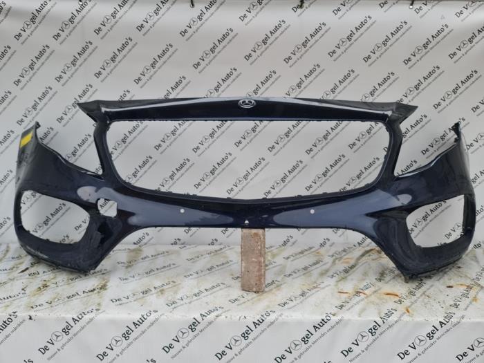 Voorbumper van een Mercedes GLA, Auto-onderdelen, Carrosserie, Bumper, Mercedes-Benz, Gebruikt, 3 maanden garantie, Ophalen of Verzenden