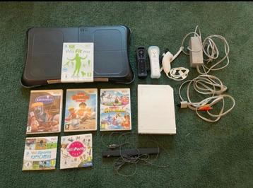 Wii console + Balance board + joysticks + sensor bar + 6 gam, Enlèvement ou Envoi, Comme neuf, Avec 2 manettes, Avec jeux