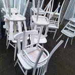 Plusieurs chaises, Enlèvement