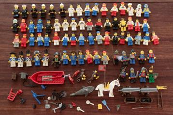 72 Lego minifiguren + accessoires beschikbaar voor biedingen