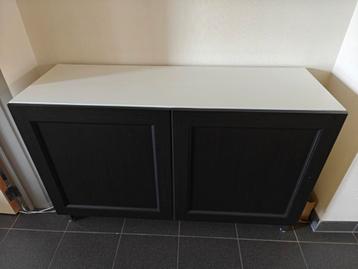 IKEA kast met planken beschikbaar voor biedingen