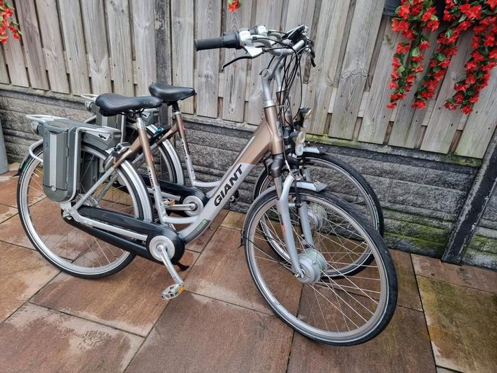 Zeer nette set giant's met dubbele accu, Fietsen en Brommers, Elektrische fietsen, Giant, Ophalen