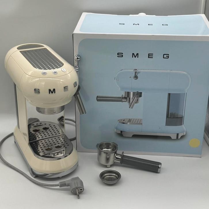Koffiemachine smeg expresso, Elektronische apparatuur, Koffiezetapparaten, Zo goed als nieuw, Gemalen koffie, Espresso apparaat
