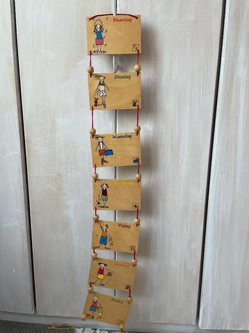 houten kalender dagen van de week te koop  beschikbaar voor biedingen