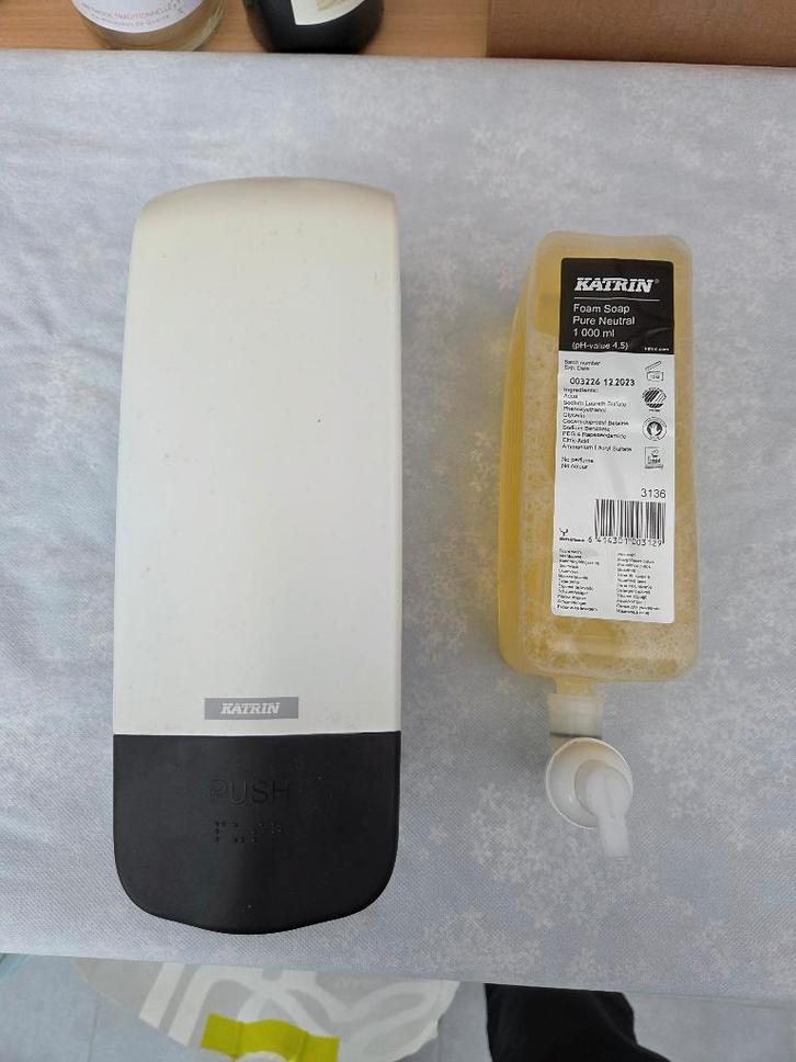 Porte-rouleau de papier Katrin+distributeur de savon+recharg, Articles professionnels, Aménagement de Bureau & Magasin | Pièces