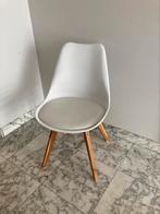 Vier stoeltjes te koop (Juntoo design) - Goeie kwaliteit!, Huis en Inrichting, Stoelen, Vier, Jonge en trendy uitstraling, Hout