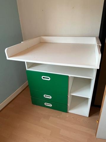 Commodes luiertafel beschikbaar voor biedingen