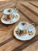 Twee vintage porseleinen kopjes en schoteltjes, Antiek en Kunst, Antiek | Servies los, Ophalen