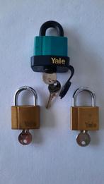 Yale hangsloten, Ophalen