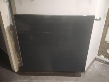 Radiatoren Antrasiet beschikbaar voor biedingen