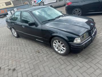 Bmw e36 320 zonder papieren beschikbaar voor biedingen