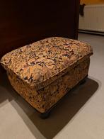 Voetenbankje / poef, Ophalen